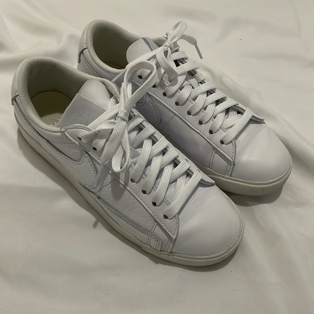 Low Top Nikes